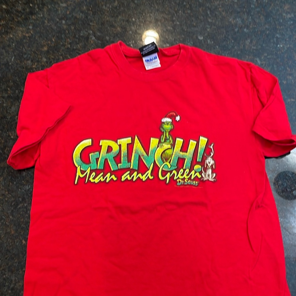 Grinch t shirt men’s medium Gildan brand